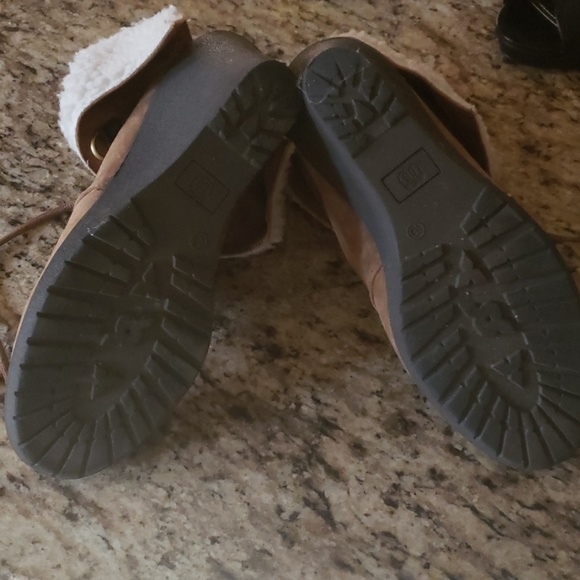 Cute winter high boots - Picture 3 of 3